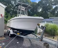 2016 Century 2200 Center Console ** trailer