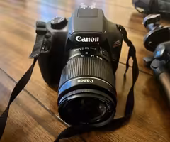 EOS Rebel XT100 EF-S 18-55MM F/3.5-5.6 III Lens Kit