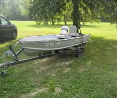 13'8" Starcraft Aluminum Boat w/ Minn Kota Motor & Depth Finder