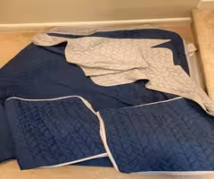 Reversable queen comforter set 2 standard shams