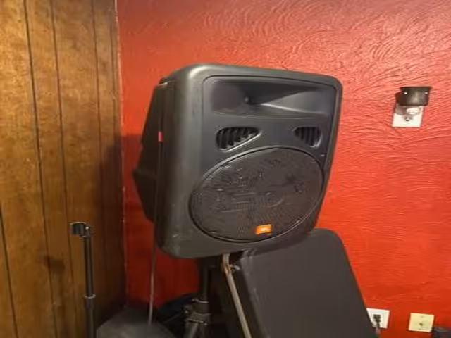 JBL Powered PA Speaker w/ Stand