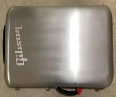 REDUCED PRICE GIBSON SG Aluminum guitar case /with wheels,