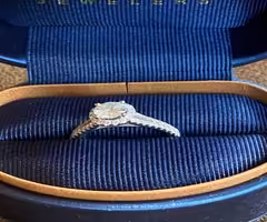 LEO FIRST LIGHT Diamond Ring