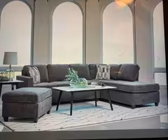 Sectional with pillows(NEW)